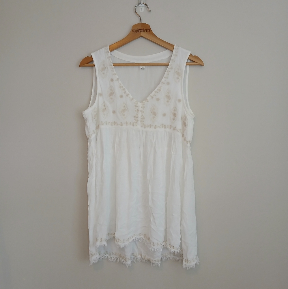beachlunchlounge White Embroidered Tassel Trim Lightweight Small